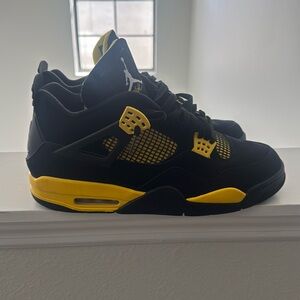 Jordan 4 “Thunder”
